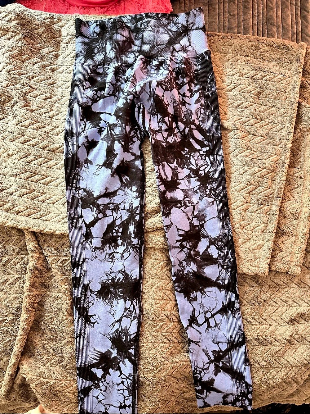 Women’s blue tie dye leggings